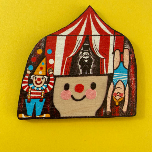 Alba the circus entertainer brooch