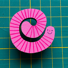 Wiggle Worm pin badge