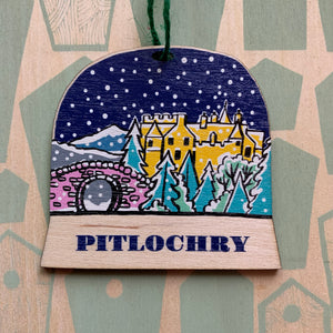 Pitlochry snow globe decoration